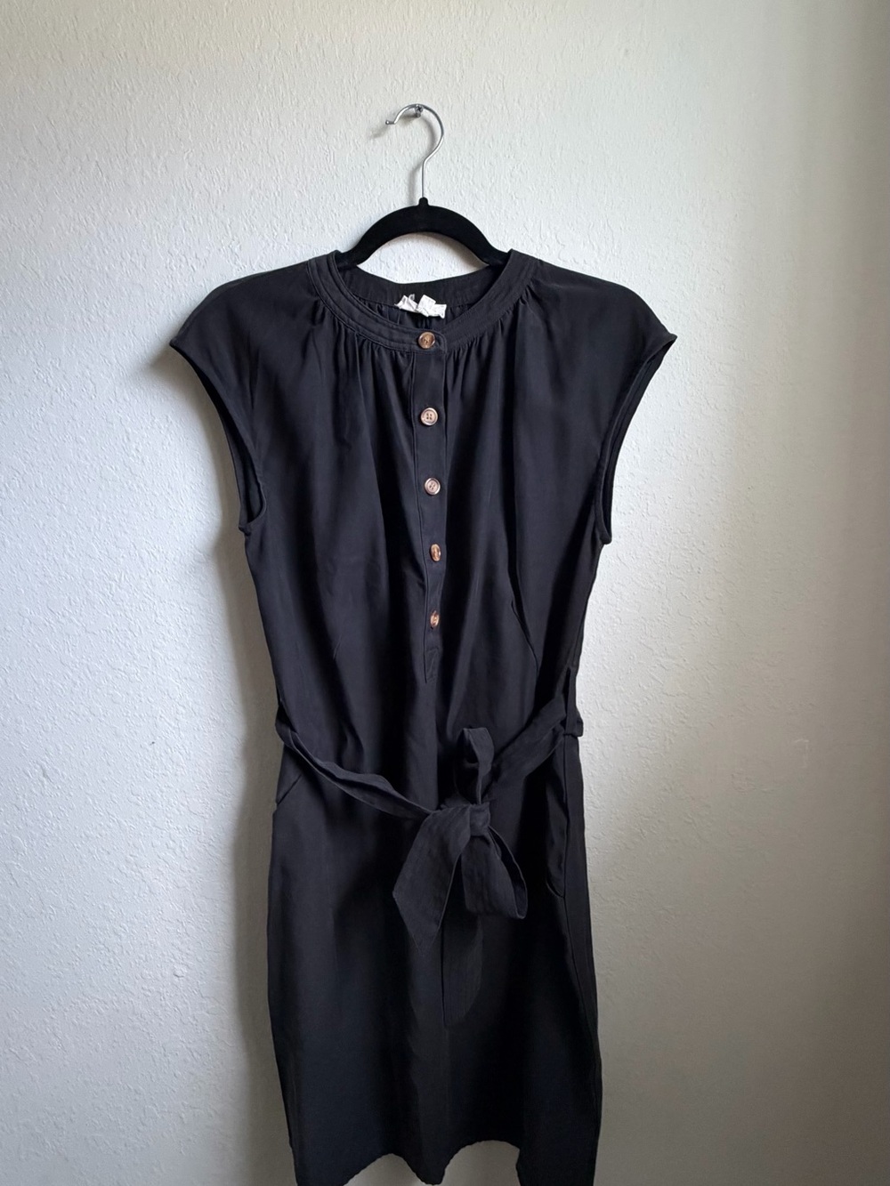 Cap-Sleeve Black Tie-Waist Dress